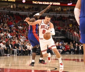 坎宁安23+10武切维奇28+14 活塞不敌公牛