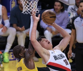 杨瀚森1分1板里夫斯41分 开拓者3人20+击败湖人